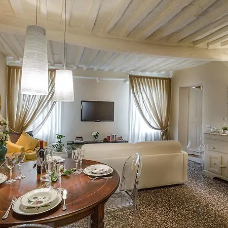 Stellario Apartment Lucca